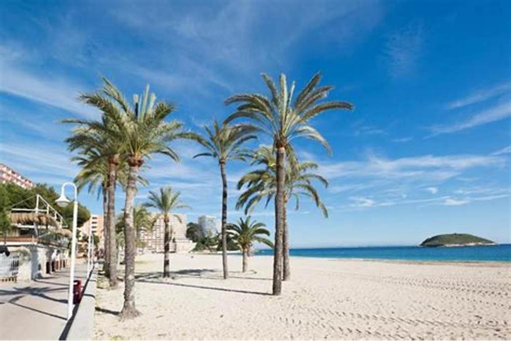 Est1-Spaciouss Appartment In The Beach, Bbq, Downtonwn, Parking, Fast Wifi Fibre Roses Exterior foto